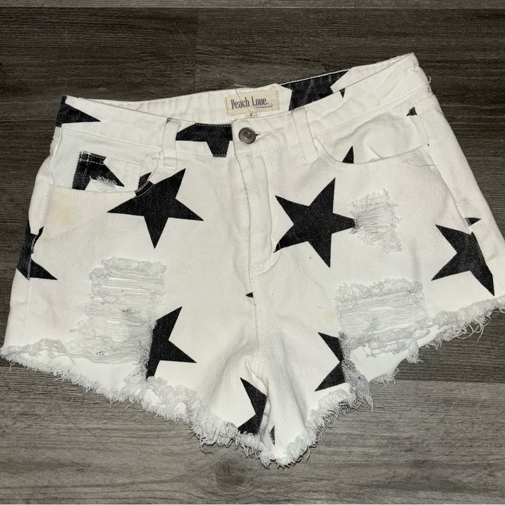 VGUC women’s Peach Love size Small shorts